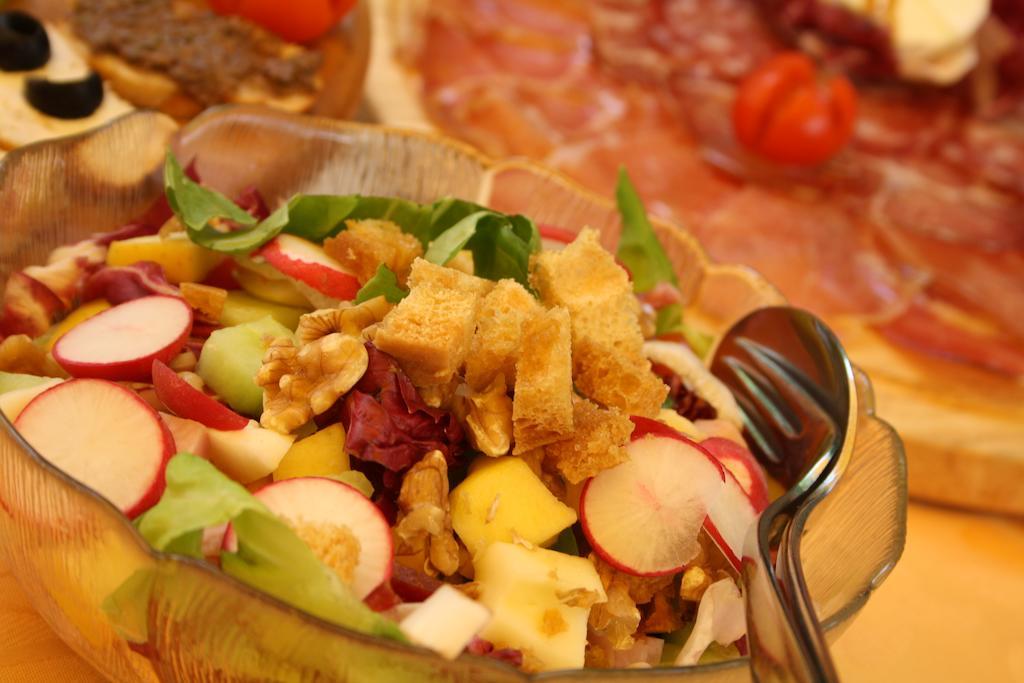 Hotel Ristorante Il Pino Κιούζι Εξωτερικό φωτογραφία